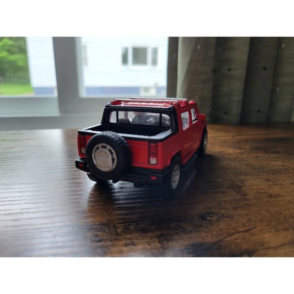 2018 Kintoy/Kinsmart - 2005 Red Hummer H2 SUT - Scale 1/40 - China - Picture 2 of 9